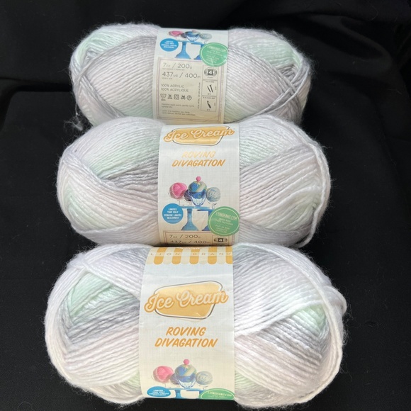 3 Lion Brand Yarns Ice Cream Roving 200 g ea Colour Dots Med Weight 4 Acrylic - Picture 1 of 5